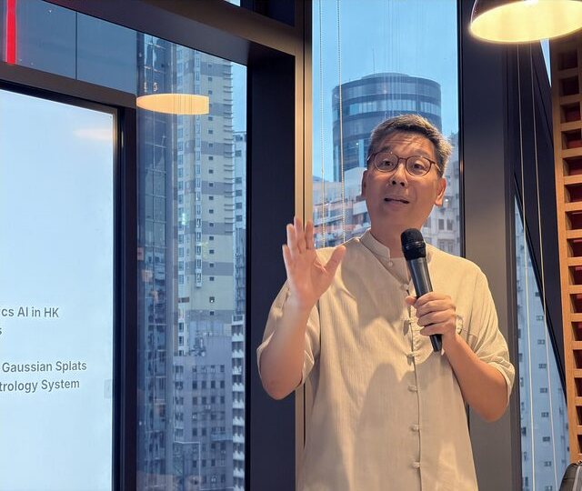 Augustin Chan speaking at an AI Tinkerers Hong Kong / GBA event